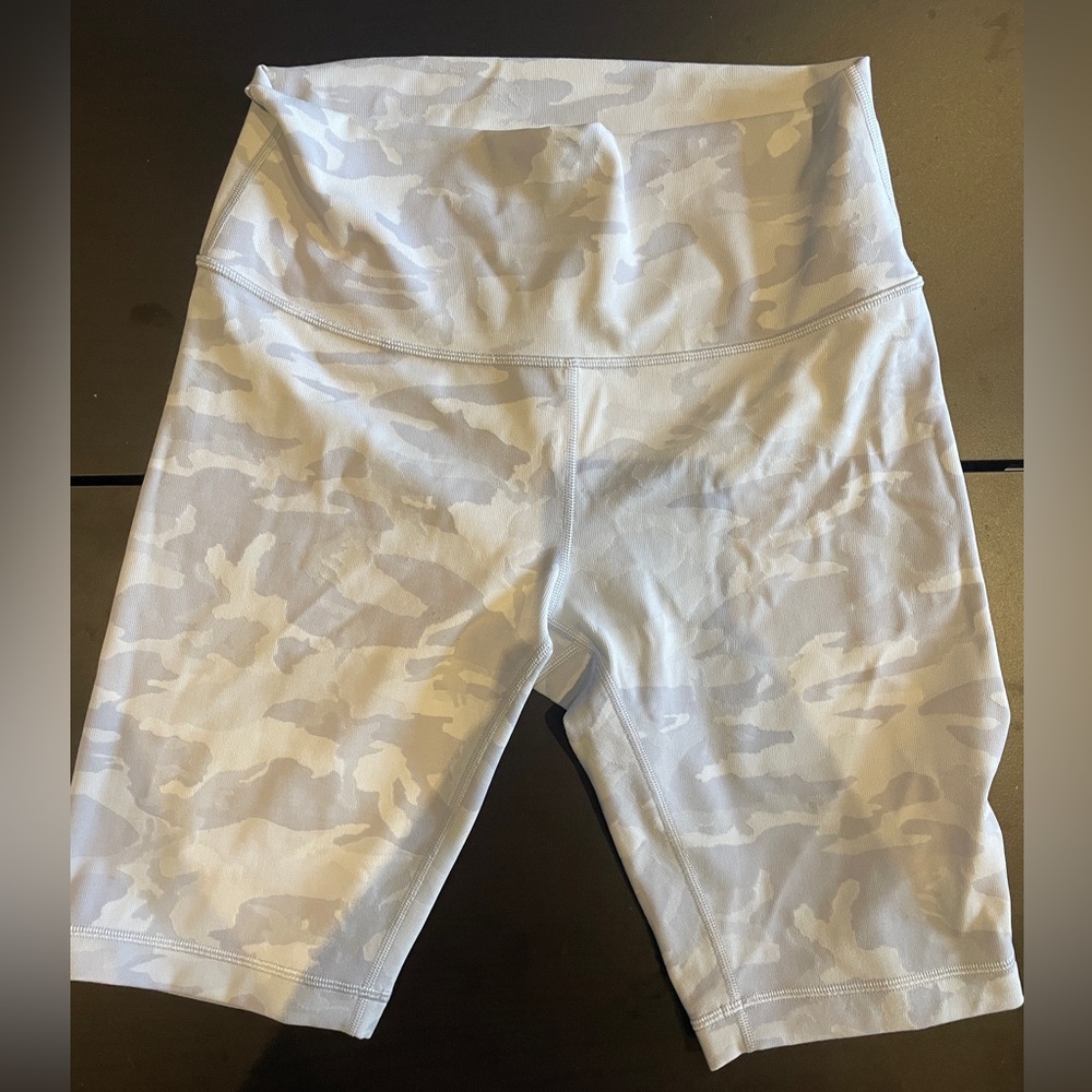 Lululemon Wunder Under Short